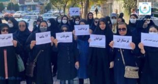 اعتراض به کاهش قدرت خرید و تأخیر در پرداخت مطالبات پرستاران؛ «گل و شیرینی نمی‌خواهیم، حقوقمان را بدهید»